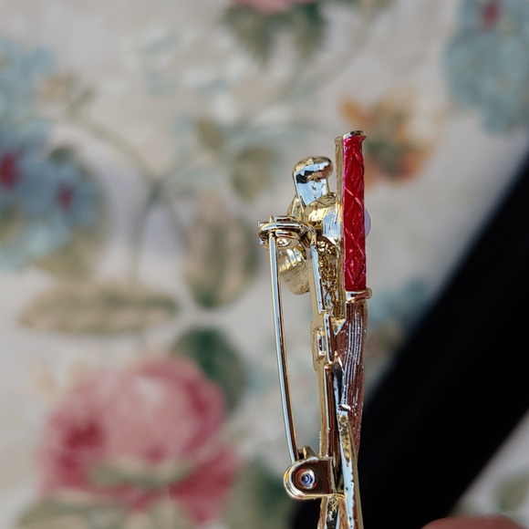 Vintage Gerry's Golf Flagstick and Club Brooch in a Gold Tone - Picture 10 of 12